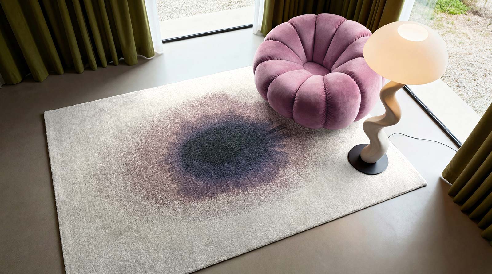 Louis De Poortere Tapis Meditation 2101 Drop Purple Smoke Interior 2